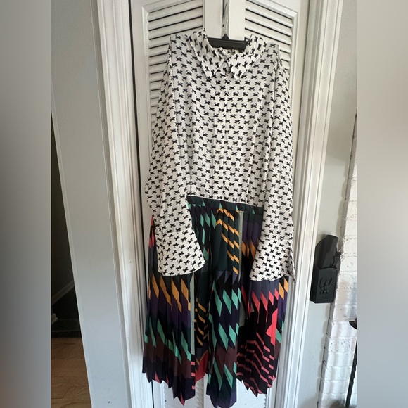 Eloquii multi print dress. Lost the bowtie.
Super cute!
Size 18 - Picture 4 of 4